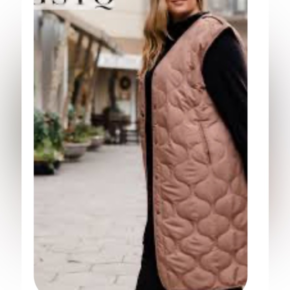 Quilted warm vest. Gift someone u love, stylish Soft light warm when u  need it - Picture 14 of 16